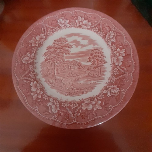 Barratts of Staffordshire Old Castle porcelain plate, like new