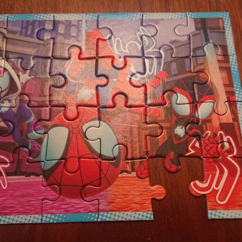 Spidey puzzle for children from 3 years used, 4 small puzzles with gift storybook