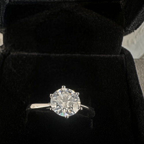 Moissanite VVS1 0.1 carat engagement ring, 925 sterling silver