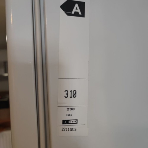 Pitsos refrigerator with top freezer, like new, energy class A