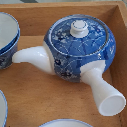 Japanese Tea Set like new, 4 pieces