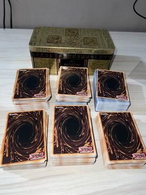 Yu-Gi-Oh! cards like new, 355 common and 45 foil