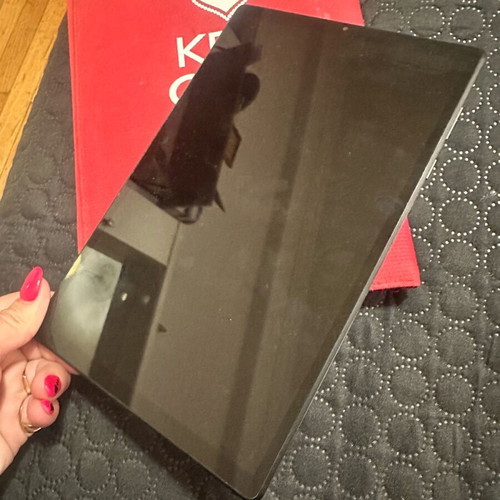 Lenovo tablet with 10’’ screen, almost new