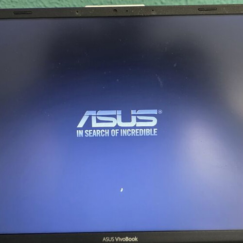 Asus Vivobook 15 like new with Nvidia MX-330 2GB graphics card