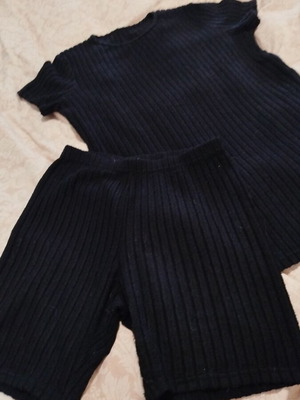 Casual rib knit set with short sleeve top and biker shorts, like new, black