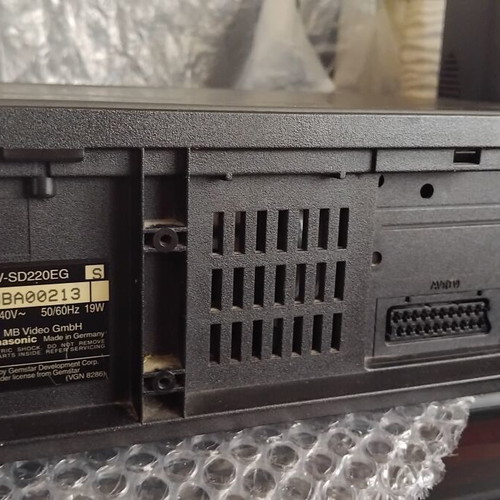 Panasonic NV-SD220 VCR with Super Drive mechanism