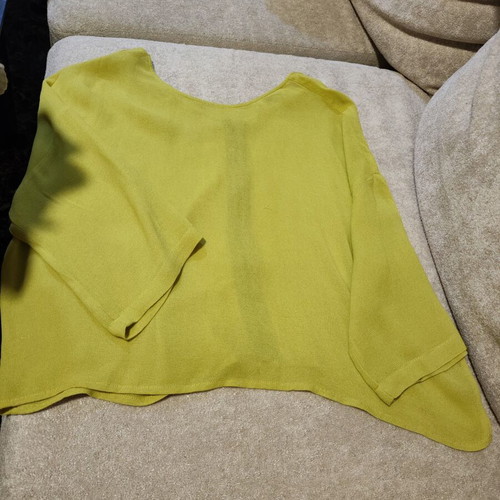 Stradivarius yellow top with 3/4 sleeve, size M, used, airy fabric