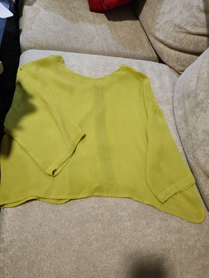 Stradivarius yellow top with 3/4 sleeve, size M, used, airy fabric