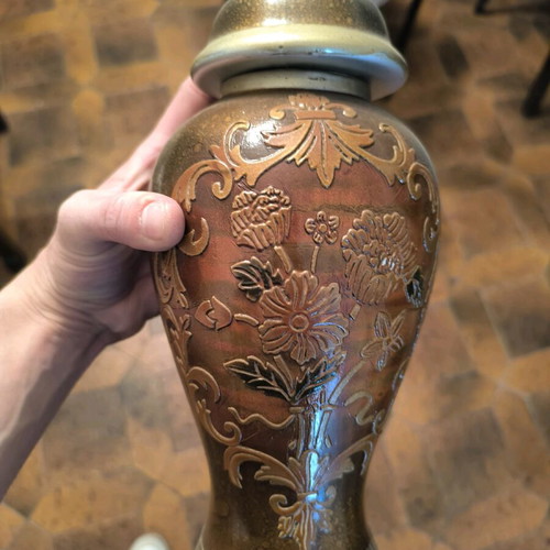 Decorative vase like new, 30 cm height with lid