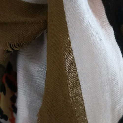 Oliver women's neck scarf like new, multicolor