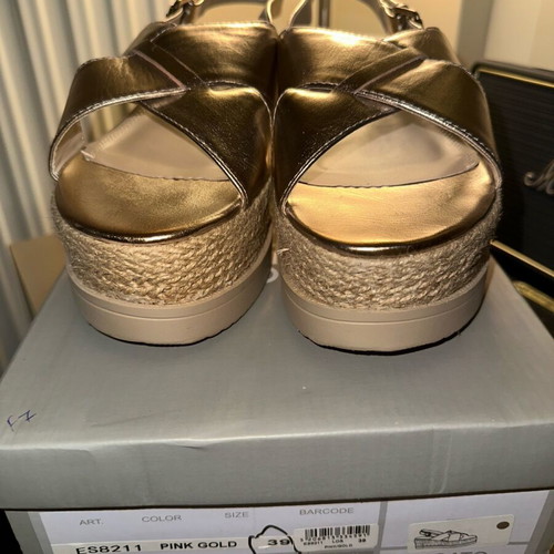 Migato platform sandals new, pink gold size 39