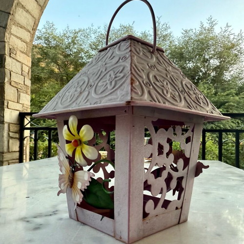 Decorative lantern used for tealight candle, metal, vintage pink