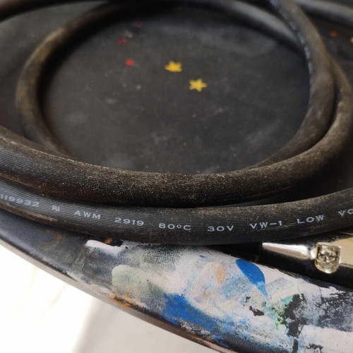 Screen cable for TV computer etc like new