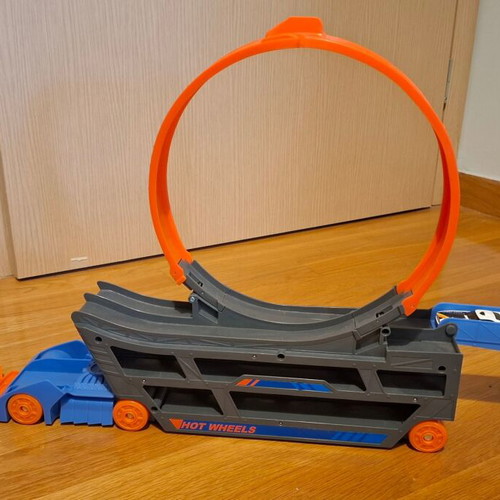 Hot Wheels Stunt N' Go Track - Carrier like new