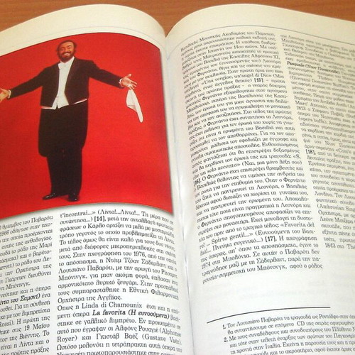 Luciano Pavarotti CD box set used, classical music with booklet