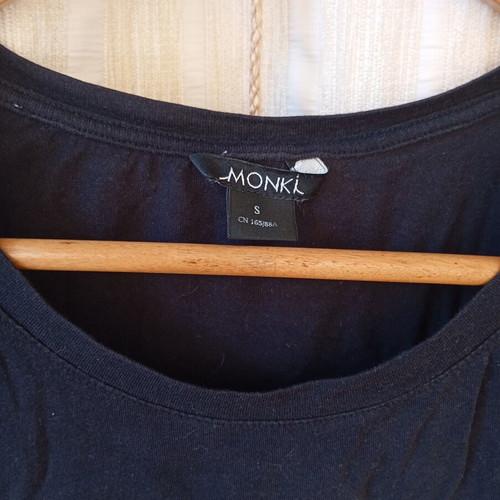 Monki black t-shirt like new, size S