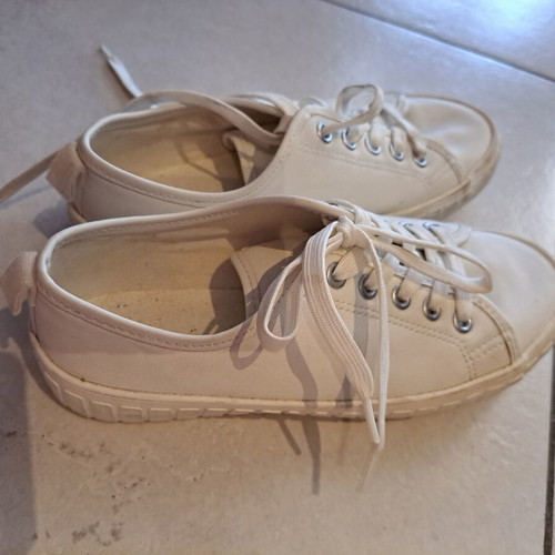H&M White Canvas Sneakers Size 36 Like New