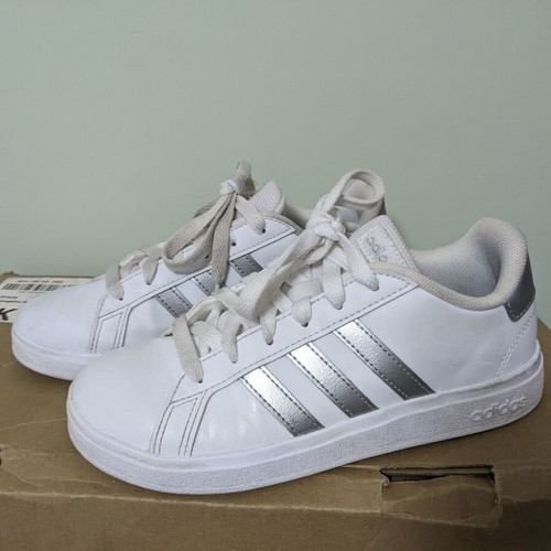 Adidas sneakers size 35 like new, white athletic shoes for girls