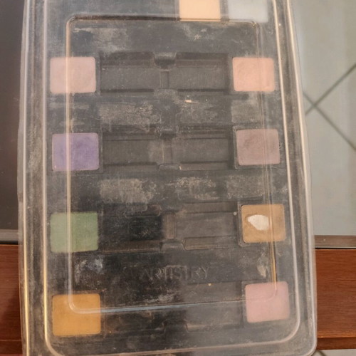 Artistry eyeshadow used, 10 shades