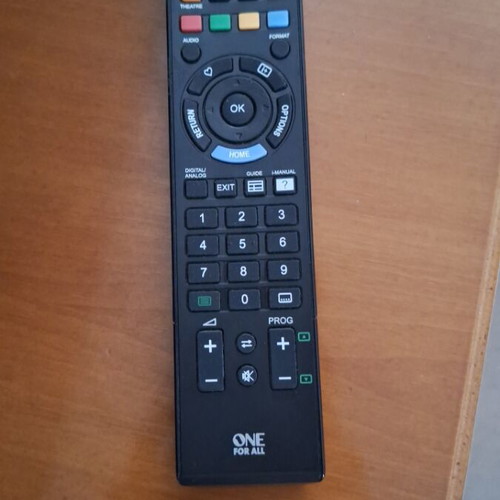 Sony Bravia 32'' KDL32BX340 TV used with remote and stand