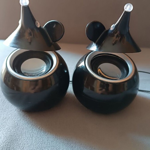 Satzuma USB speakers used with blue LED light, mouse shape