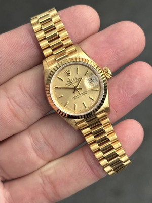 Rolex Datejust ladies 26mm 18k gold like new