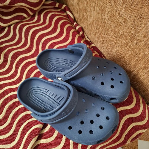 Crocs J4 dark blue shoes for boys used, size 36-37