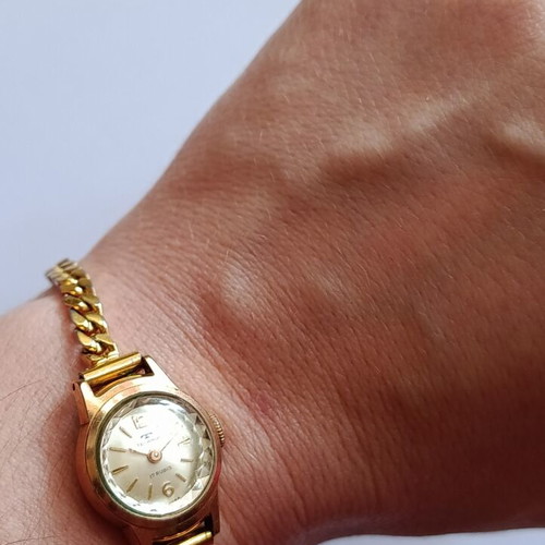 Technos vintage women's wristwatch 17 rubis used, gold tone
