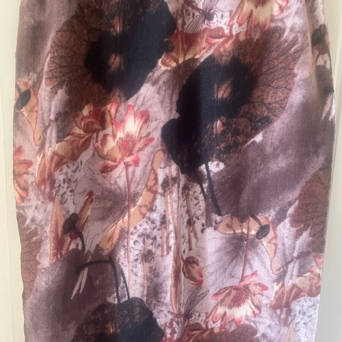 Scarf like new with beige shades