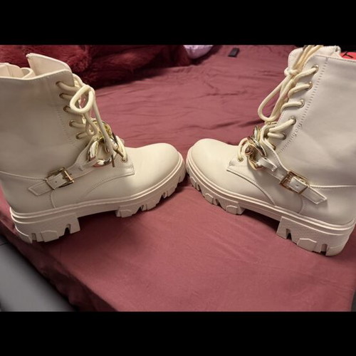 Beige ankle boots size 39