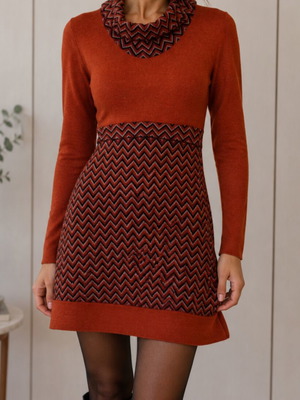 Women's winter dress M like new, orange