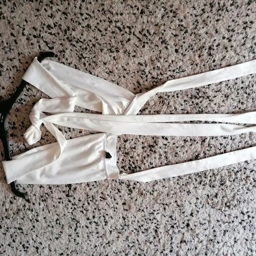 White sleeveless top Shein like new, deep V-neck, tie waist