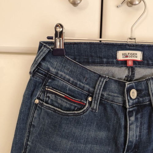Tommy Hilfiger mid rise skinny jeans small like new