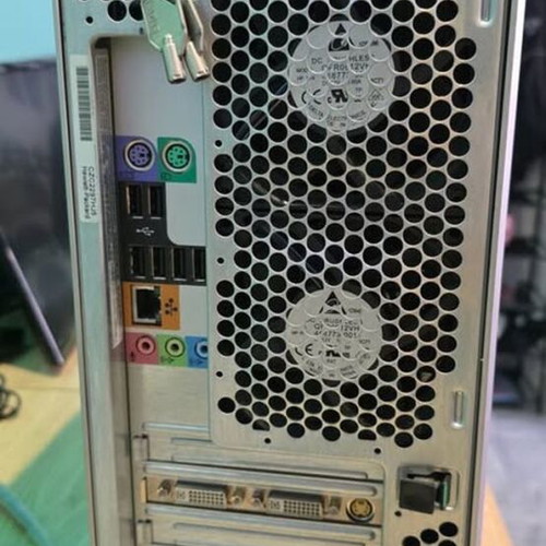 HP Server Z600 used without disks with 6GB RAM