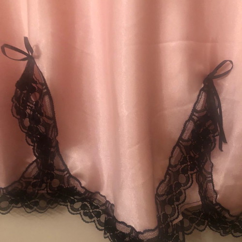 Fontana Di Vita pink satin nightdress with lace like new