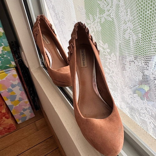 Camel suede Bershka pumps like new, size 37, 12cm heel