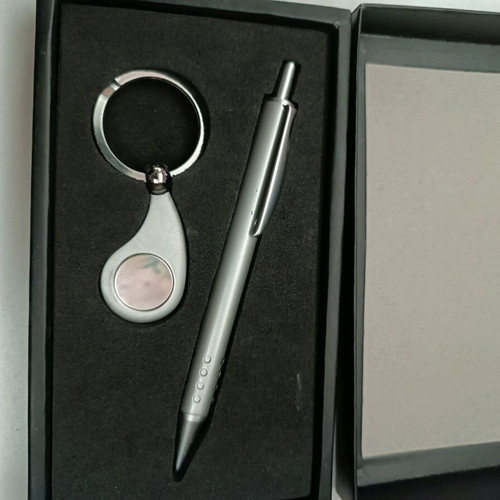 Gift set pen and keychain new