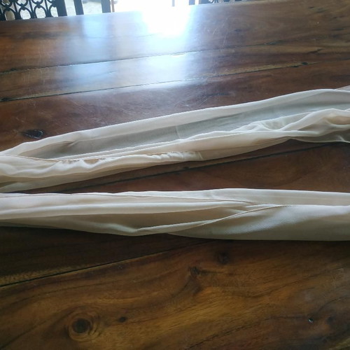 Narrow scarf new with shells, viscose, light cream color