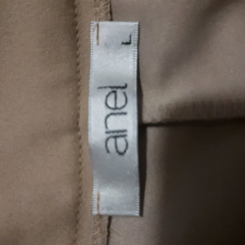 Anel beige pants like new with pleats and side pockets