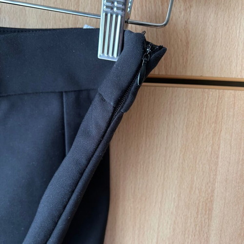 Zara women's black high-waisted shorts like new, size large