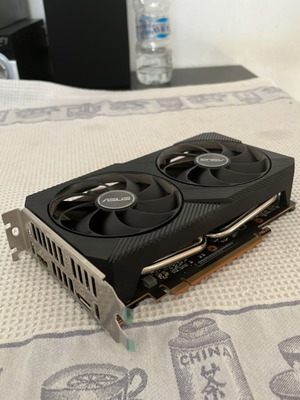 Κάρτα γραφικών RX 5600 XT 4GB σαν καινούργιο με ζελατίνα