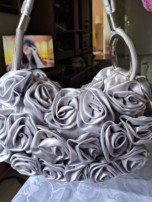 Vintage handmade handbag completely new, closed