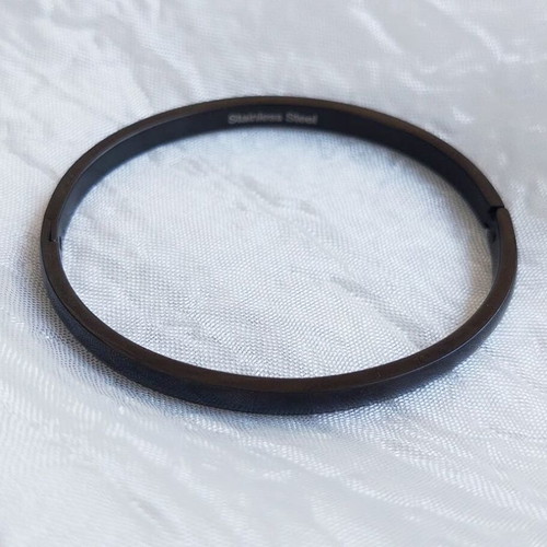 Tumi black steel bracelet bangle like new