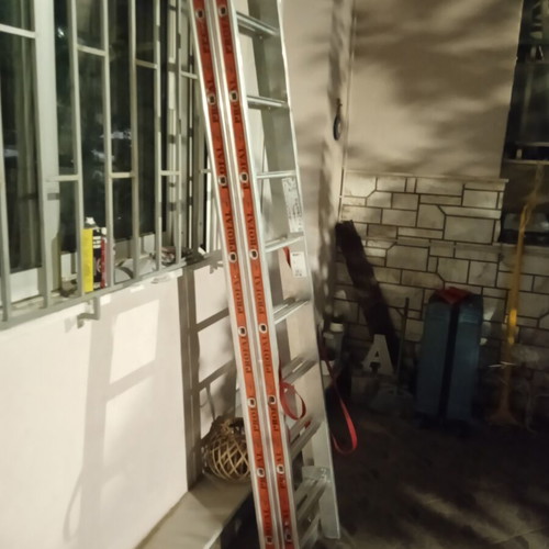 Profal double aluminum ladder 2x9 like new