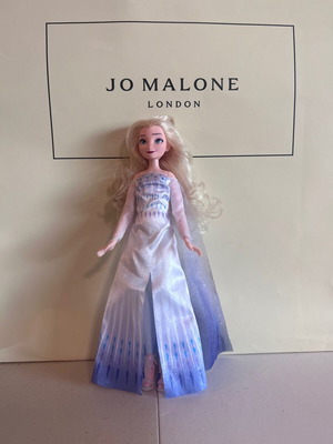 Princess Elsa doll Disney Frozen 2 by Hasbro