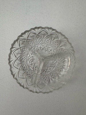 Vintage crystal nut bowl like new