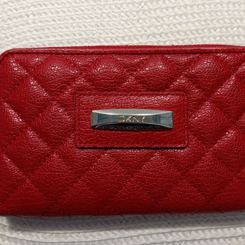 DKNY leather wallet new, red 16 x 9.5 cm