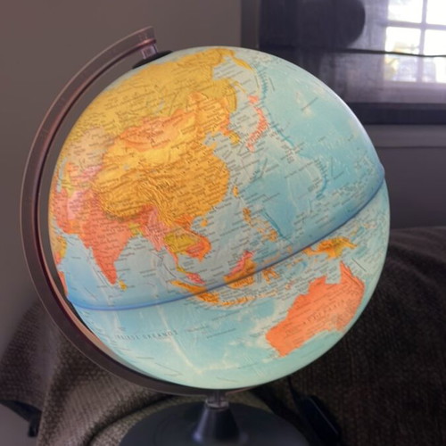 Globe table lamp like new, 30cm diameter