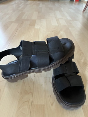 Zara platform sandals size 44 like new, black