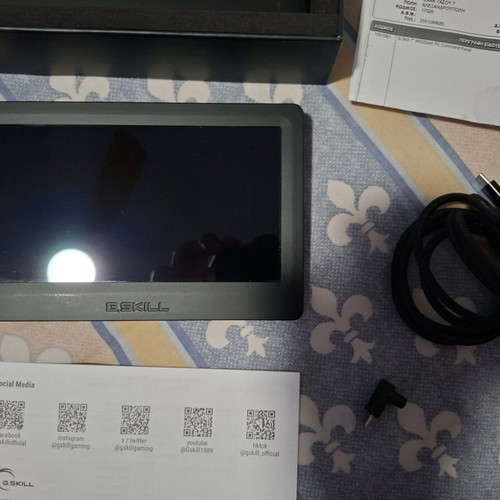 G-Skill WigiDash touchscreen monitor like new